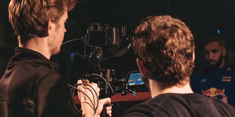 cameramannen filmen een promotievideo